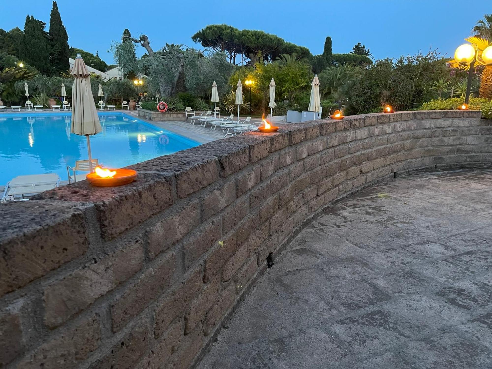 Residence Solemaremma Кастильоне-делла-Пеская Экстерьер фото