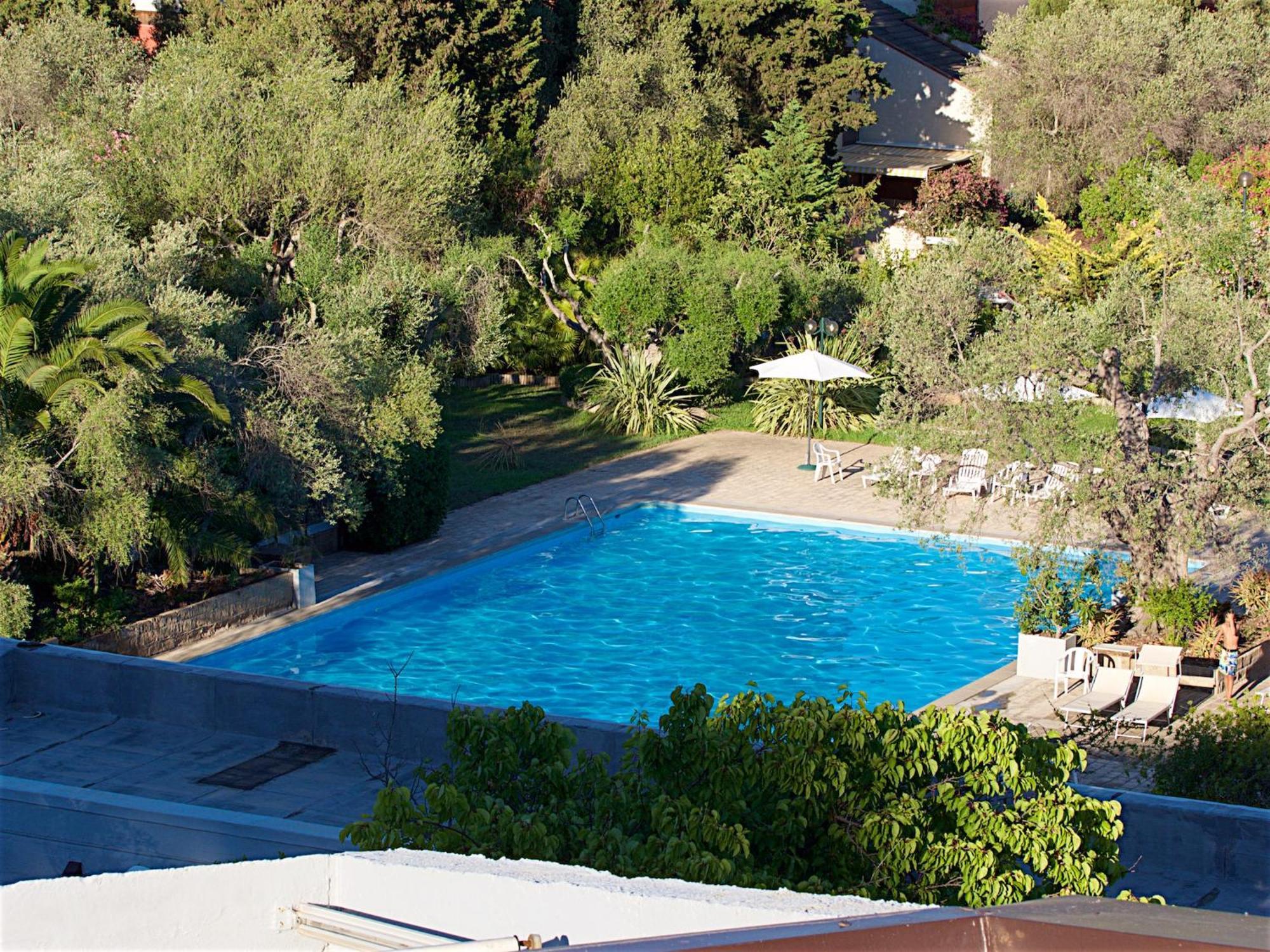 Residence Solemaremma Кастильоне-делла-Пеская Экстерьер фото